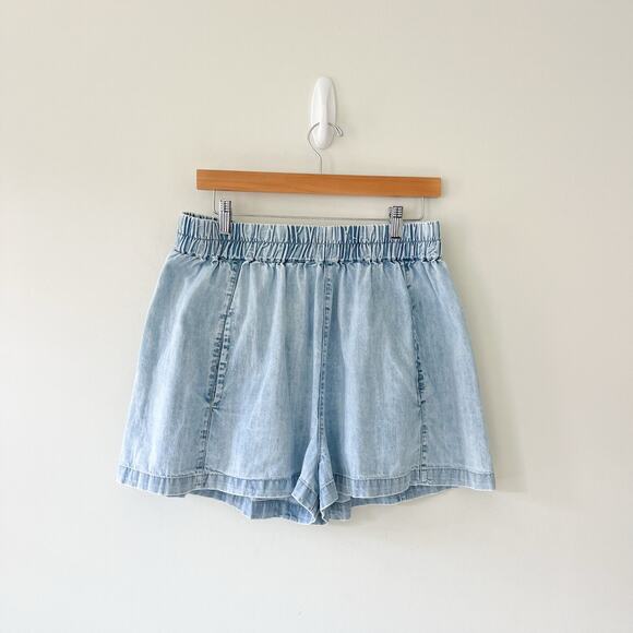 Free People We the Free Get Free Chambray Pull-On Shorts in Sand Dollar Blue - Picture 4 of 12